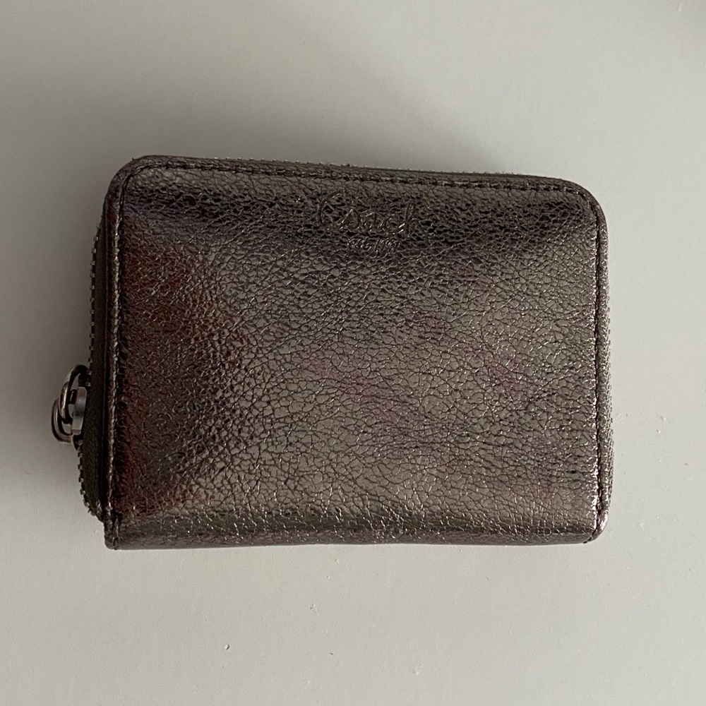 LIKE NEW! Pewter Crossgrain Leather COACH wallet